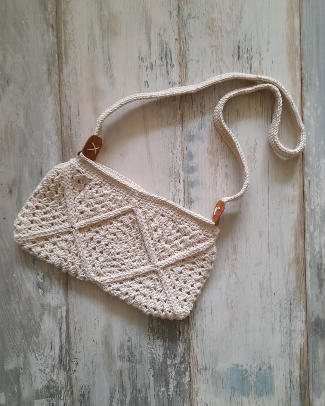 Cartera Bandolera de Verano Tejida a Crochet Beige